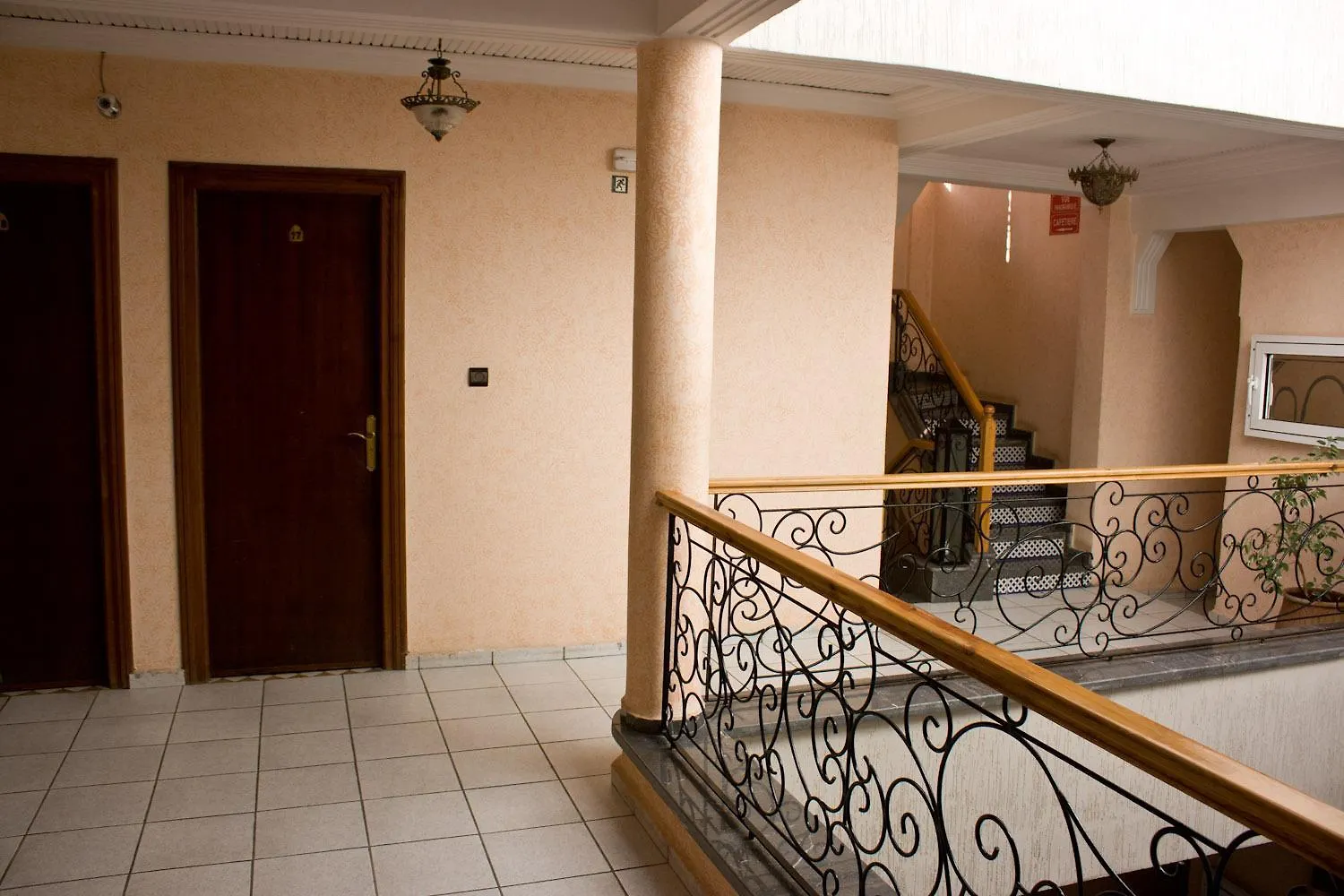 Hotel Bab Boujloud Fes 2*,